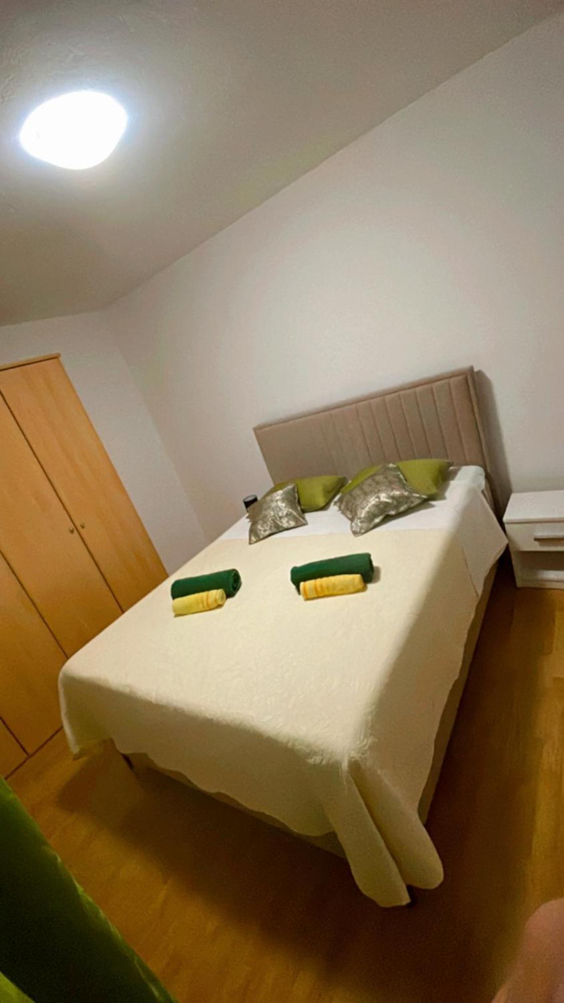 Apartments Angela Biograd Na Moru Esterno foto