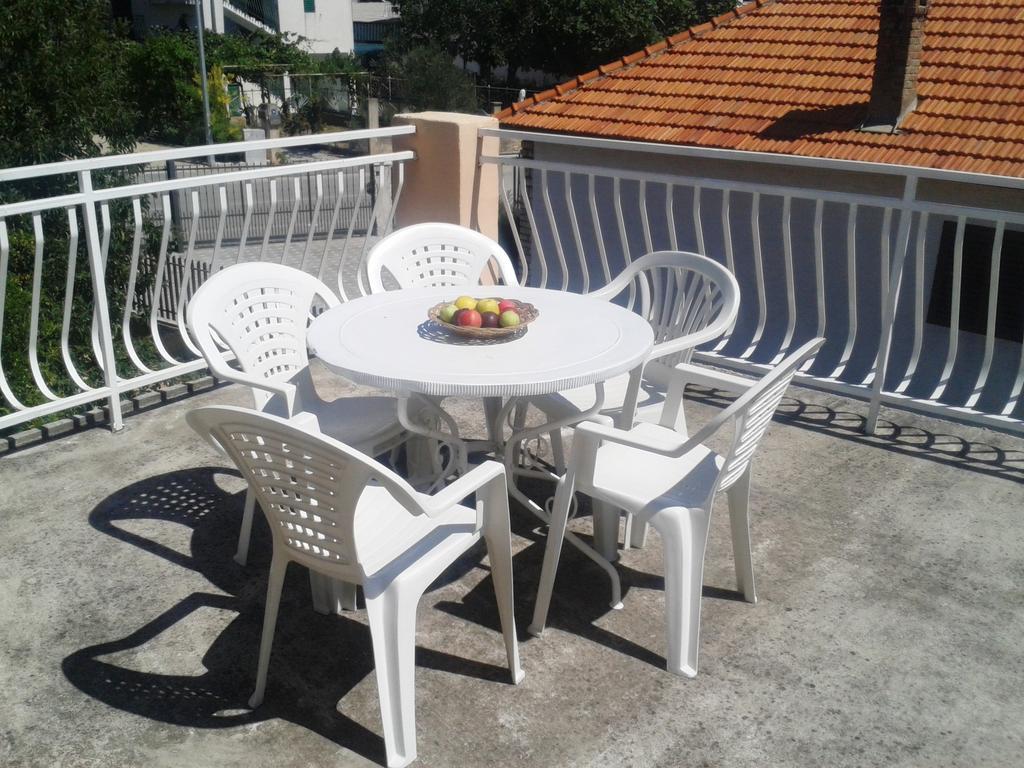 Apartments Angela Biograd Na Moru Esterno foto