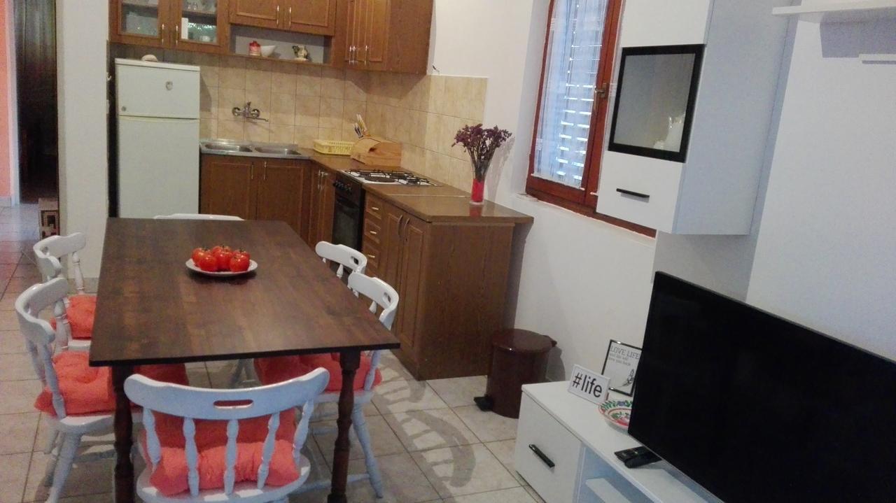 Apartments Angela Biograd Na Moru Esterno foto